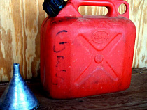 В Черняховске трое матросов слили шесть тонн горючего с пожарных машин