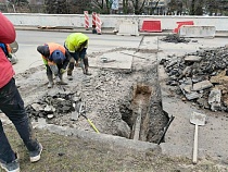 Провал в Калининграде обещают устранить за сутки