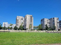 В Калининграде коммунальщики пустили трубы 12-этажного дома на самотёк