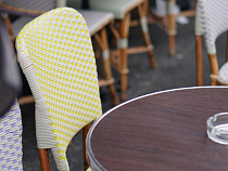 В Калининграде пьяный посетитель кафе угрожал ножом официанту