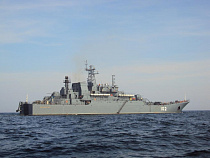 Балтфлот и МЧС провели учение по ликвидации возгорания на корабле