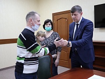 Стала известна фамилия спасшего 9-летнюю девочку под Янтарным  