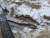 В Янтарном на променад хлынула канализация