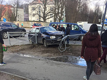 Гигантскую пробку на Невского спровоцировал улетевший «Фольксваген»