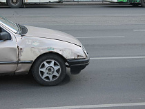 В Калининграде нетрезвые братья-хулиганы разгромили чужой автомобиль