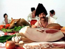 В Калининграде сотрудники Россельхознадзора сожгли сало и курятину