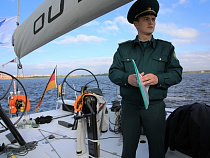 Таможенный "перехватчик контрабандистов" готовится к выходу в Балтийское море