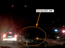 Появилось видео с Куршской косы, где 22-летний водитель БМВ сбил двух пешеходов