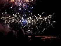 В дни Мирового чемпиона фейерверков транспорт в Калининграде будет ходить до двух ночи