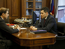 Стало известно, о чём Алиханов говорил с Мантуровым 