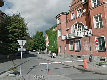 Алиханов поручил установить лифт в поликлинике №3 до марта 2017 года