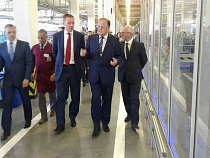 Виктору Евтухову показали проект по выращиванию льна в Калининградской области