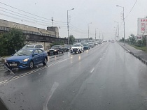 На двух въездах в Калининград собрались заторы
