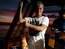 На певца Олега Газманова напали в Индийском океане (видео)