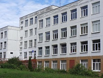 В Гурьевске директор гимназии требует 1 рубль у бывшей учительницы