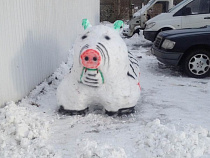 Улитки, свиньи, мотоциклы: что лепят калининградцы из снега