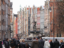 Злотый пробил психологический барьер