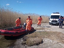 Под Светлым баржа чуть не потопила двух рыбаков