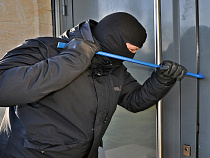 В Балтийске рецидивист обокрал киоск с прессой