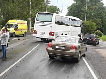 На выезде из Калининграда попал в ДТП автобус с туристами 