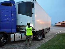 У калининградского водителя забрали прицеп на польской границе
