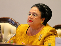 Калининградский краевед подарил Княгине Романовой книгу о Пруссии