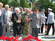 В Калининграде на мемориале 1200 гвардейцам зажгут "Свечу памяти"