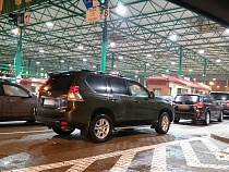 Поляки заставили немку откушать красную икру при выезде из Калининграда