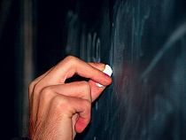 Одаренные дети под Калининградом подарили Павлу Астахову кубик