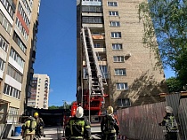 В Калининграде загорелся высотный дом на Московском проспекте