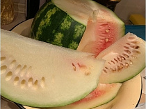 В соцсети "Спар" обвинили в торговле незрелыми арбузами