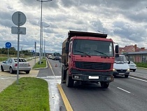 На дороге в Полесск легковой «Фольксваген» столкнулся с самосвалом Howo