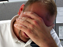 Военнослужащий украл у таксиста телефон