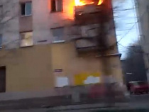В центре Калининграда пылает балкон (видео) 