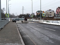 В Гурьевске мужчина торговал марихуаной прямо на автобусной остановке