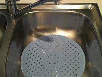 В Светлогорске пенсионерка пожаловалась на соседа, который украл её мойку