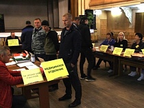 Власти Гусева: два человека не поставили подписи о получении повестки