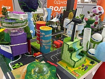 Школьница из Калининградской области построила «Город будущего» в детском центре «Океан» во Владивостоке