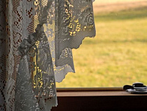 Калининградка требует почти 300 тысяч рублей за не пошитые в срок шторы