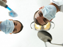  Пациентка требует более 500 тысяч рублей компенсации морального вреда со стоматологической клиники