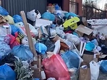 Элитный дом завалил мусором музей в Калининграде 