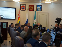 Горсовет Калининграда начал заседание с минуты молчания в память о погибших в катастрофе ТУ-154