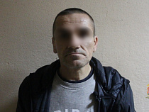 Отдыхавшая на скамейке в торговом центре покупательница лишилась телефона