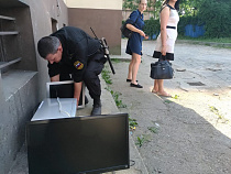 Приставы забрали у газеты «Новые колёса» компьютеры, мониторы и факсы (видео)