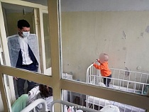 «Требуют ремонта»: Алиханов высказался о коридорах больницы в Черняховске