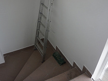 В Балтийске начали восстанавливать сгоревший ночью подъезд пятиэтажки