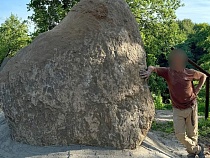 Туристов в Калининградской области ошеломляют скалой эпохи мамонтов