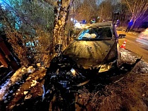 На Флоренского в Калининграде «Рено» притормозил о встречный «Фольксваген»