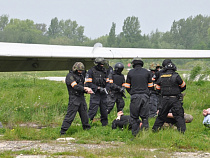 В Калининграде силовики провели масштабные учения в аэропорту