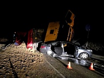 Песковоз придавил «Хёндэ» под Зеленоградском 